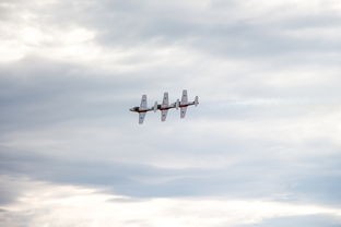 (大国战鹰笔趣阁)大国战鹰，现代军事航空力量的多维分析