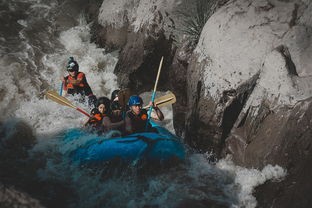 探索奇幻拱谷世界手机版：打造属于你的独特冒险之旅